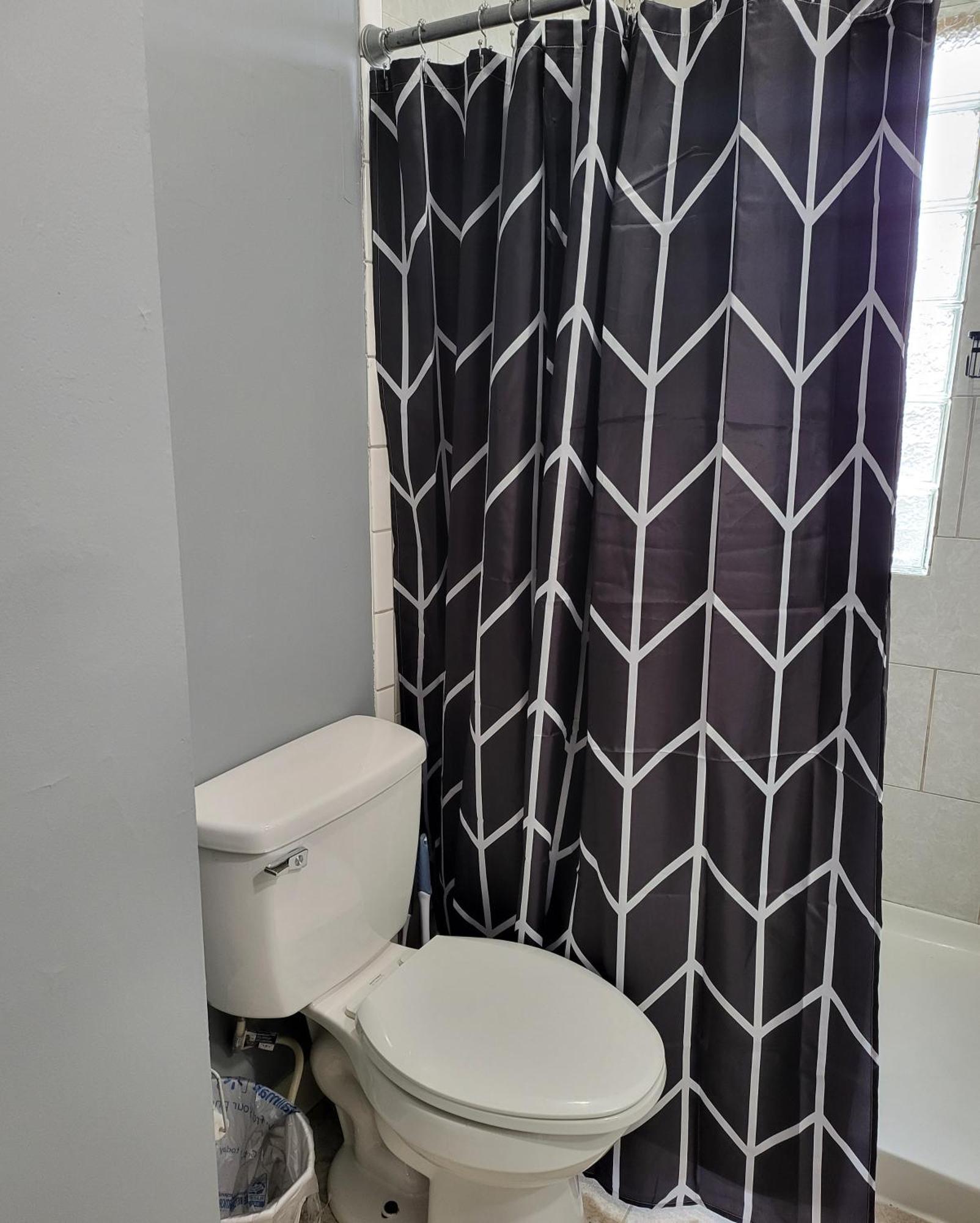 Guest Room With Two Double Beds In Columbus Oh, Airport Location 외부 사진